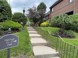 15 Oldfield, Roslyn, NY 11576