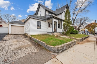 141 N Gifford St, Elgin, IL 60120