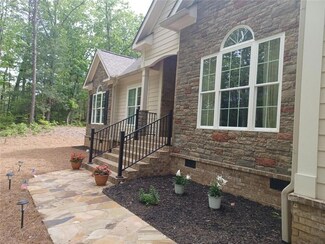 140 Robert Dr, Ellijay, GA 30536