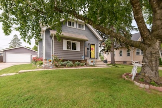2447 S 84th St, Milwaukee, WI 53227