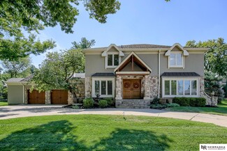9925 Devonshire Dr, Omaha, NE 68114