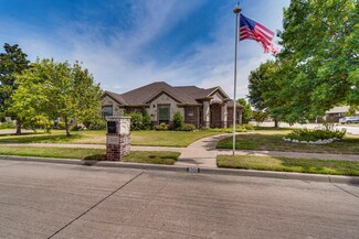 800 Amherst Dr, Waxahachie, TX 75165