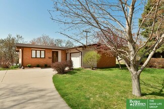9569 Corby St, Omaha, NE 68134