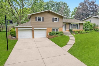 6818 Valley View Dr, Downers Grove, IL 60516