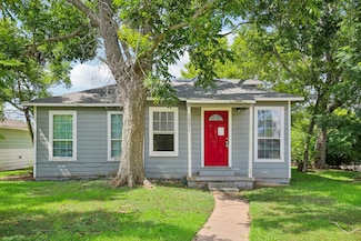 1531 W 8th St, Freeport, TX 77541