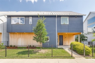 1015 Barsotti Ct, Dallas, TX 75212