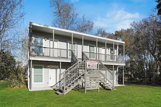 819 Oak St, La Marque, TX 77568