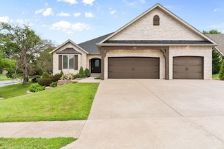 1303 Eaglegate Pkwy E, Springfield, MO 65804