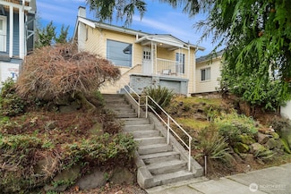 5011 5th Ave NE, Seattle, WA 98105