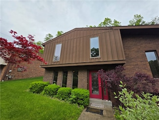 106 Larchwood Dr, Turtle Creek, PA 15145