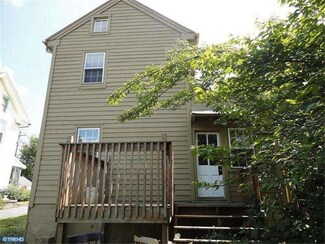 16 E Main St, Elverson, PA 19520
