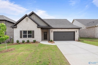 421 Tracer St, Huntsville, AL 35811