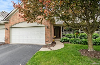 5886 Augusta Ln Unit 15, Grand Blanc, MI 48439