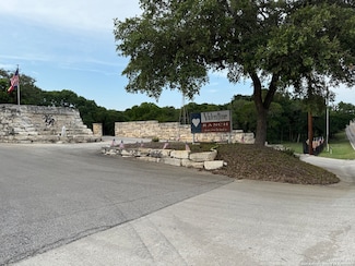 431 Private Road 1706, Helotes, TX 78023