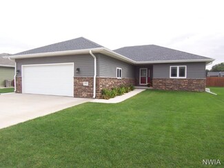 200 W Creek Dr, Lawton, IA 51030
