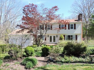16 Joseph St, Dudley, MA 01571
