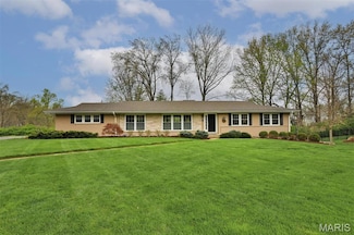 3 Lisa Dr, Saint Louis, MO 63132