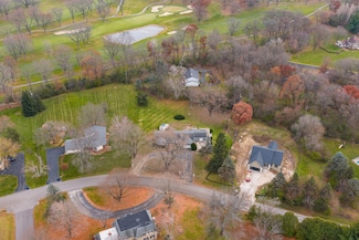 W275S3302 Burnell Dr, Waukesha, WI 53189