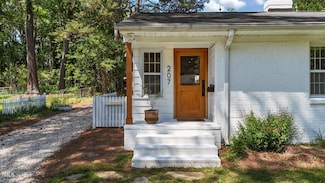 207 N Aiken St, Fuquay Varina, NC 27526
