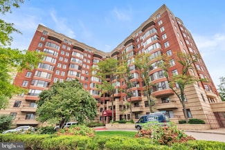 2400 Clarendon Blvd Unit 212, Arlington, VA 22201