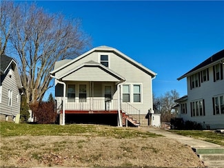 615 W 2nd St, Maryville, MO 64468
