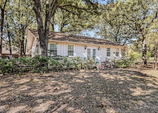 121 Pollyanna Dr, Gun Barrel City, TX 75156