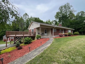 323 Hibriten Dr SE, Lenoir, NC 28645