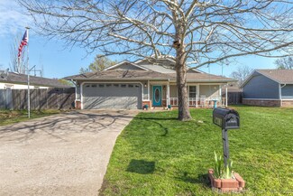 9413 E Aspenwood Dr, Claremore, OK 74019