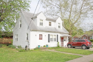 705 Ludlow St, Greendale, IN 47025