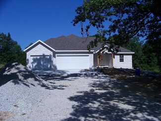 365 Holly Way Dr, Kirbyville, MO 65679