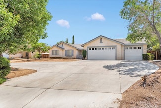 16229 Lake View Ln, Apple Valley, CA 92307