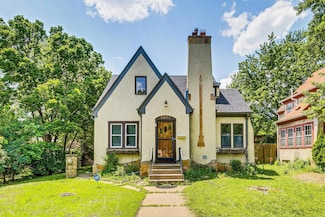 3807 Hubbard Ave N, Robbinsdale, MN 55422