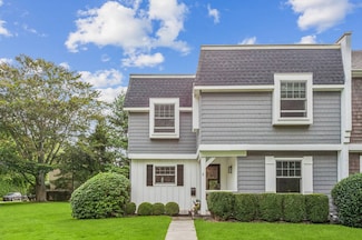 2 Toilsome Ln, East Hampton, NY 11937