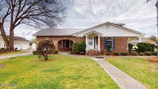 201 N Center St, La Grange, NC 28551