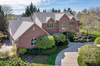 1510 Windy Hill Dr, Northbrook, IL 60062