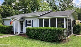 215C Battleground Ave, New Bern, NC 28560