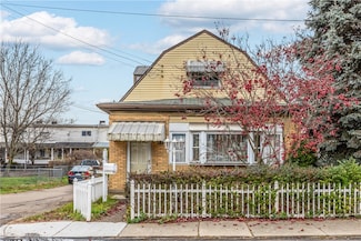 109 Helen St, Mc Kees Rocks, PA 15136