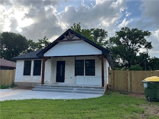 211 Moss Ave, Hearne, TX 77859