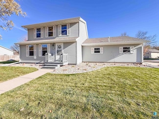 900 Parkview Blvd, Brandon, SD 57005