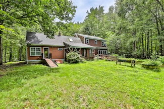 21 Jacob Ln, Lee, NH 03861