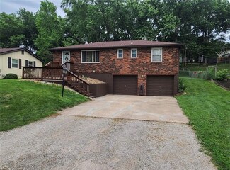 6937 N Hickory St, Kansas City, MO 64118