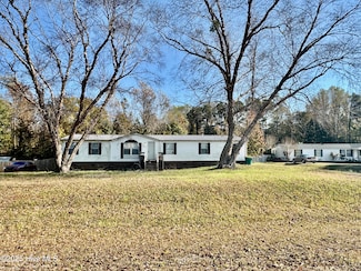 110 Hidden Creek Dr, Swansboro, NC 28584