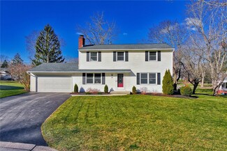 54 Maple Leaf Cir, Penfield, NY 14526