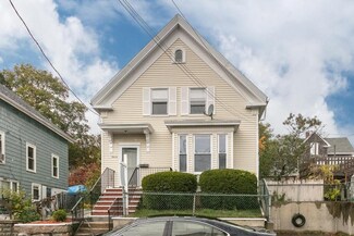 11 Beacon St, Gloucester, MA 01930