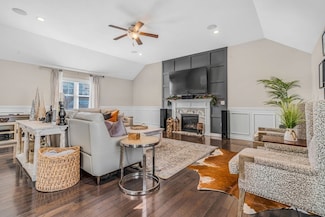 13 Moore Dr, Millbury, MA 01527