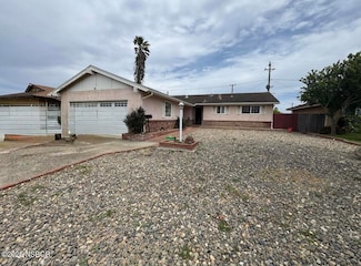 616 N X St, Lompoc, CA 93436