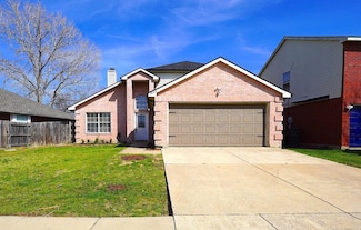 8164 Heritage Place Dr, Fort Worth, TX 76137