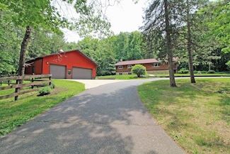 7463 Loy Rd, Arena, WI 53503