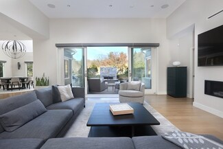 2 Black Rock Dr, Hingham, MA 02043