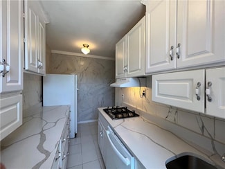 142 Garth Rd Unit 1P, Scarsdale, NY 10583